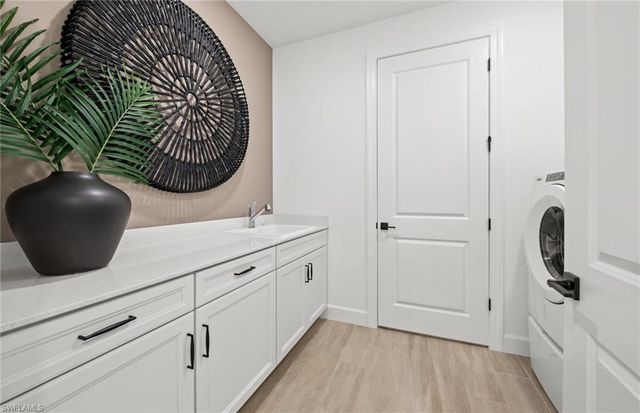 2103 Freemont WAY, Naples, FL 34120