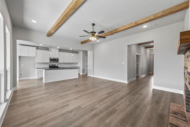 633 Mooney Drive, Saginaw, TX 76179