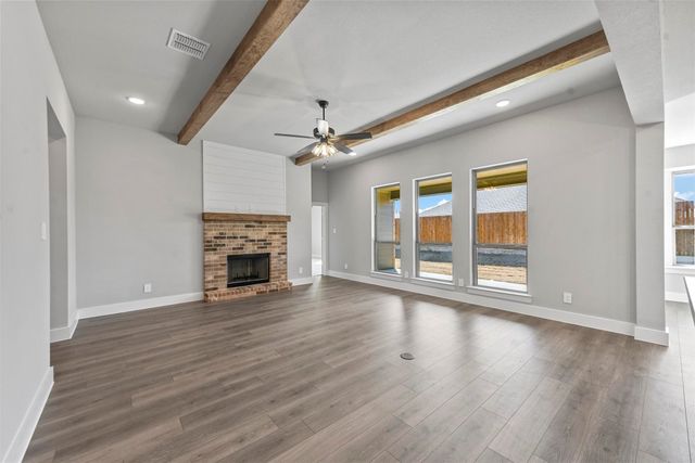 633 Mooney Drive, Saginaw, TX 76179