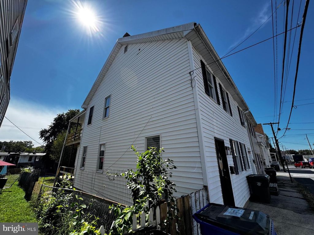 62 ELIZABETH ST, Hagerstown, MD 21740