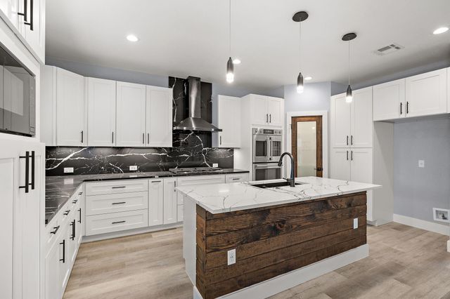 3013 Clark Ave, Lago Vista, TX 78645