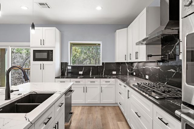 3013 Clark Ave, Lago Vista, TX 78645