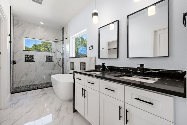 3013 Clark Ave, Lago Vista, TX 78645