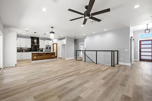 3013 Clark Ave, Lago Vista, TX 78645