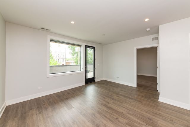 2111 S Halsted Street 205, Chicago, IL 60608