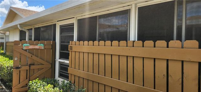 15610 Crystal Lakes DR 101, North Fort Myers, FL 33917