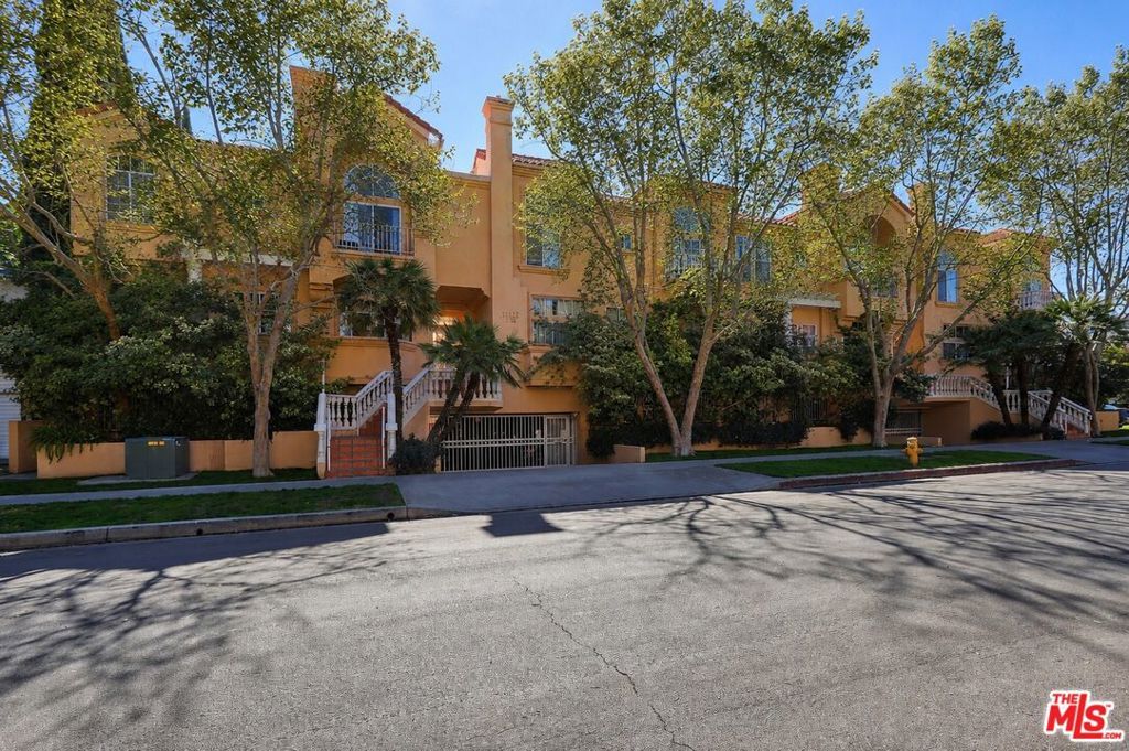 11112 La Maida Street 14, North Hollywood, CA 91601 — photo 3