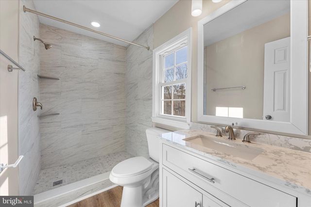 14012 BETSY ROSS LN, Centreville, VA 20121