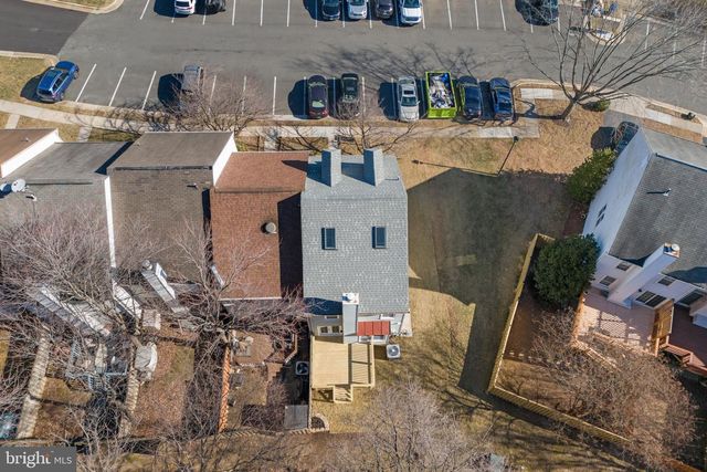 14012 BETSY ROSS LN, Centreville, VA 20121