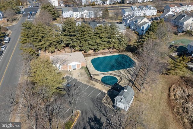 14012 BETSY ROSS LN, Centreville, VA 20121