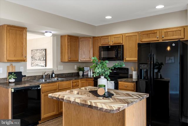 61 FAST VIEW DR, Martinsburg, WV 25404