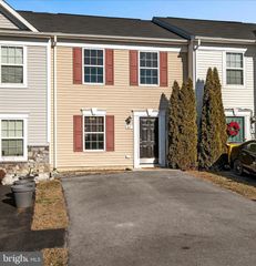 61 FAST VIEW DR, Martinsburg, WV 25404