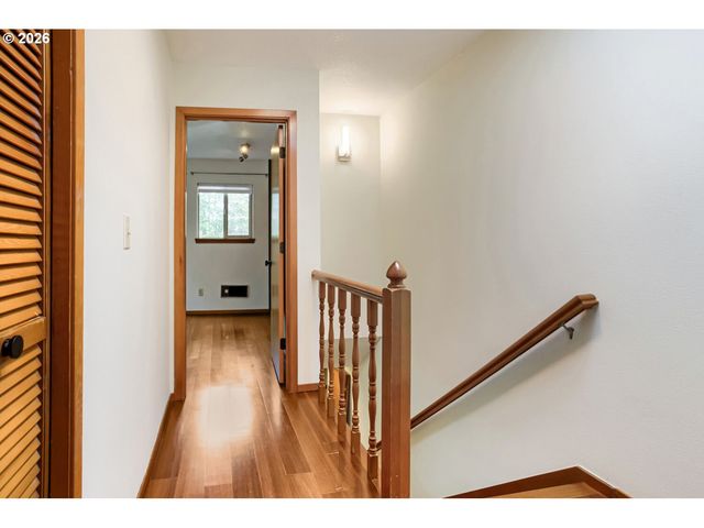 2805 Nw UPSHUR St J, Portland, OR 97210