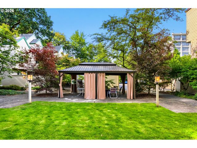 2805 Nw UPSHUR St J, Portland, OR 97210