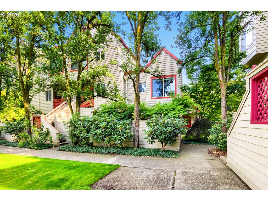 2805 Nw UPSHUR St J, Portland, OR 97210