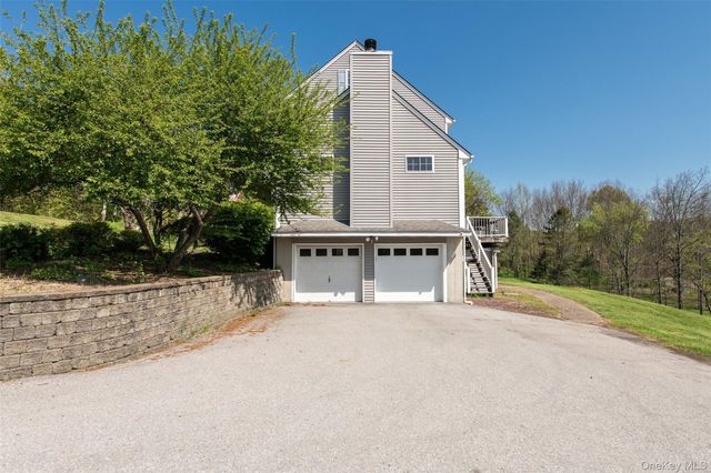 66 Gretna Road, Pleasant Valley, NY 12569