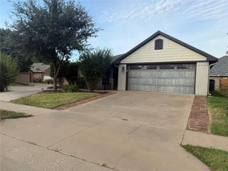 1010 Roberts Bend Court, Granbury, TX 76048