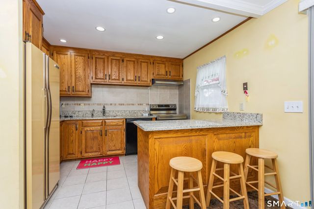 10 Freedman Drive, Norwalk, CT 06854