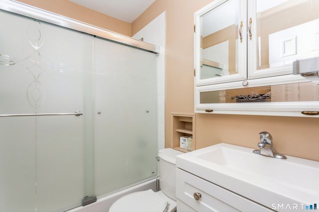 10 Freedman Drive, Norwalk, CT 06854