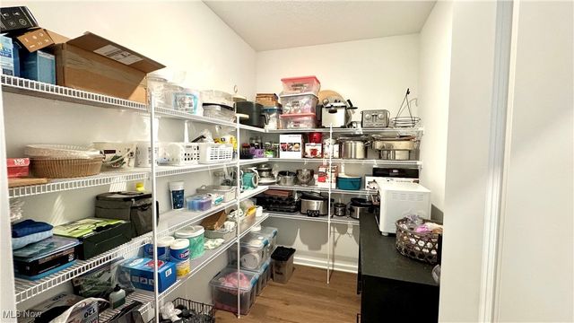 1411 Tullamore Trail, Wadsworth, OH 44281