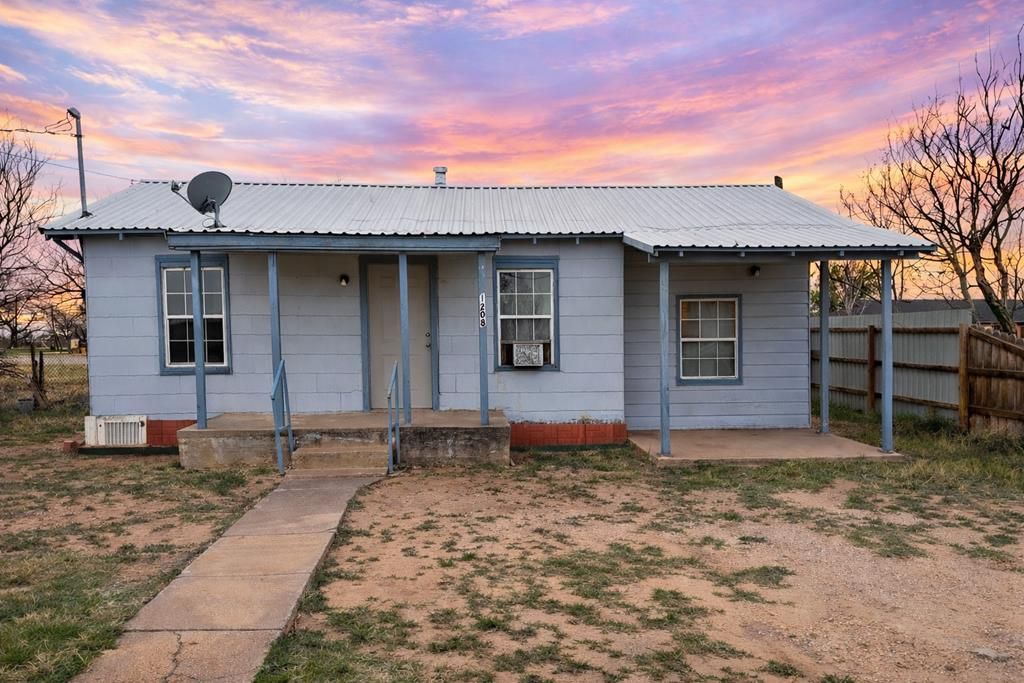 1208 Harding, Big Spring, TX 79720