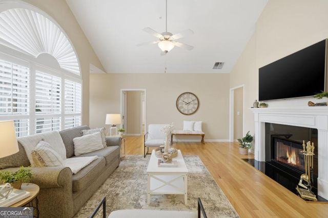 226 Hames Road 330, Woodstock, GA 30188