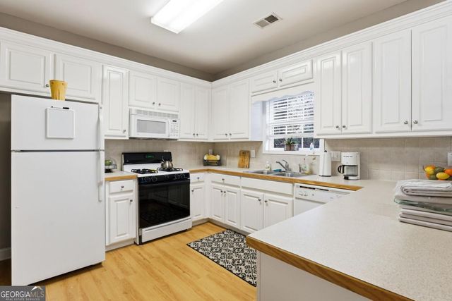 226 Hames Road 330, Woodstock, GA 30188