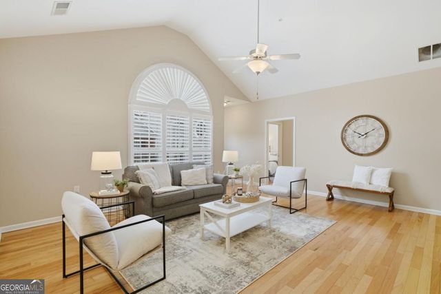 226 Hames Road 330, Woodstock, GA 30188