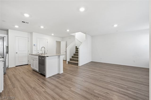 6916 Stratham Hill Street, Las Vegas, NV 89166