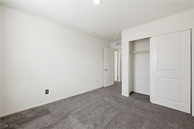 6916 Stratham Hill Street, Las Vegas, NV 89166