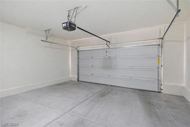 6916 Stratham Hill Street, Las Vegas, NV 89166