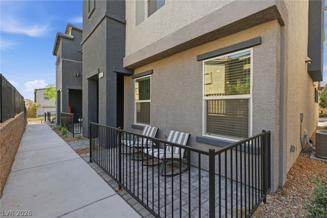 6916 Stratham Hill Street, Las Vegas, NV 89166
