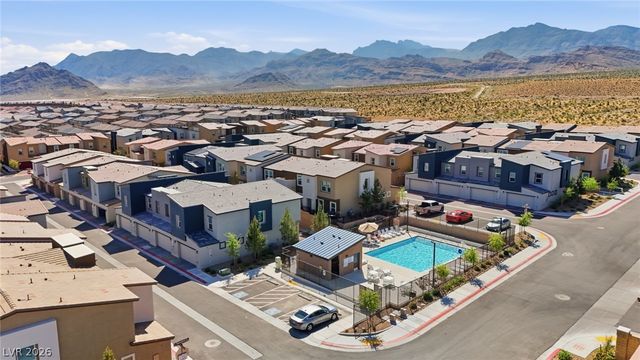 6916 Stratham Hill Street, Las Vegas, NV 89166