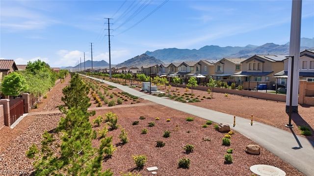 6916 Stratham Hill Street, Las Vegas, NV 89166