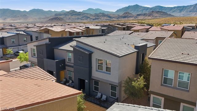 6916 Stratham Hill Street, Las Vegas, NV 89166