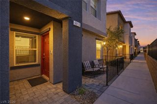 6916 Stratham Hill Street, Las Vegas, NV 89166
