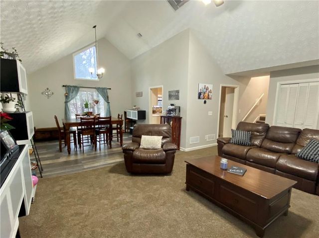 1095 Mountain Springs Drive NW, Kennesaw, GA 30144