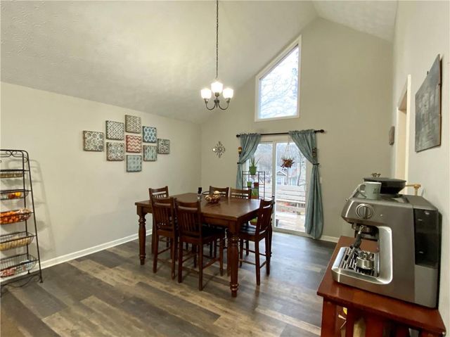 1095 Mountain Springs Drive NW, Kennesaw, GA 30144