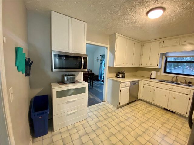 1095 Mountain Springs Drive NW, Kennesaw, GA 30144