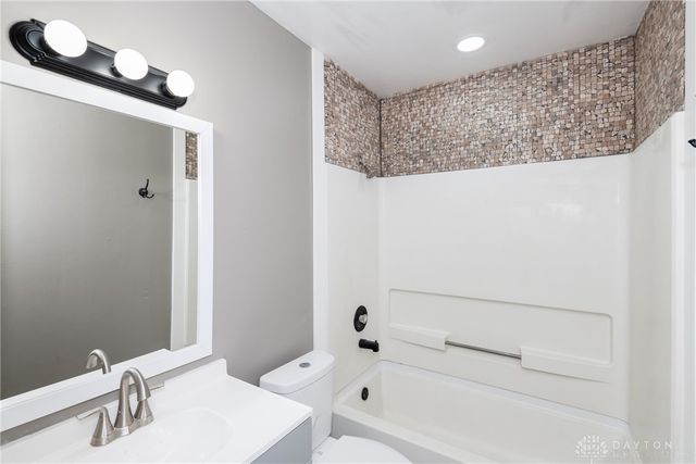 912 Omard Drive, Xenia, OH 45385