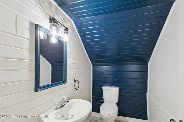 1900 Kaplan Street, Lansing, MI 48917