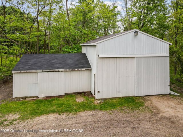 1900 Kaplan Street, Lansing, MI 48917