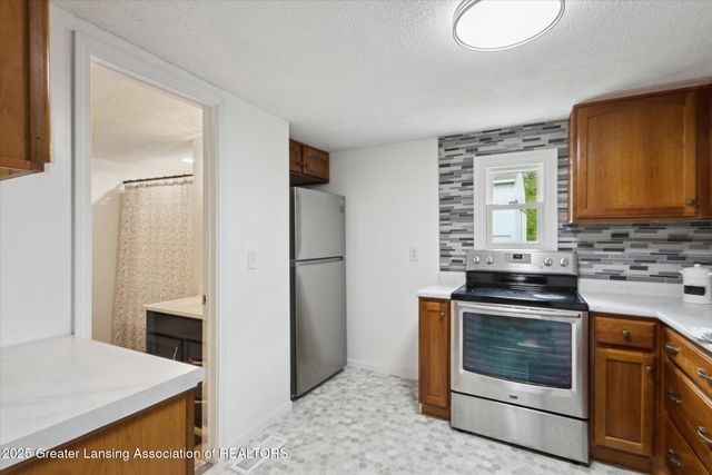 1900 Kaplan Street, Lansing, MI 48917