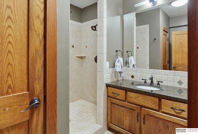 1711 S 213th Street, Elkhorn, NE 68022