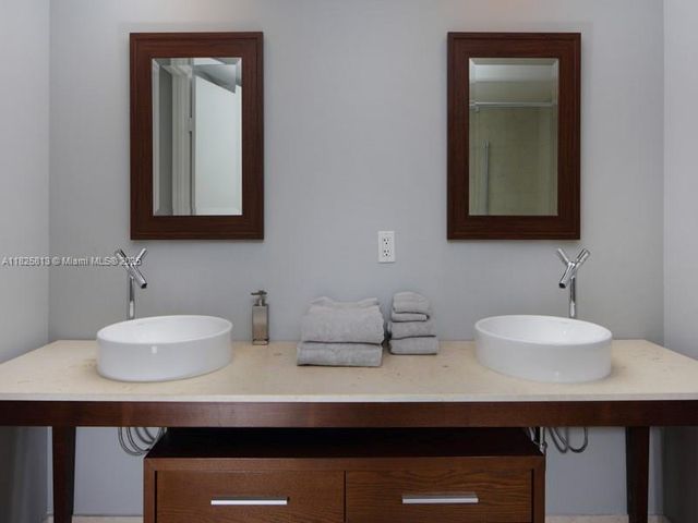 495 Brickell Ave 4205, Miami, FL 33131