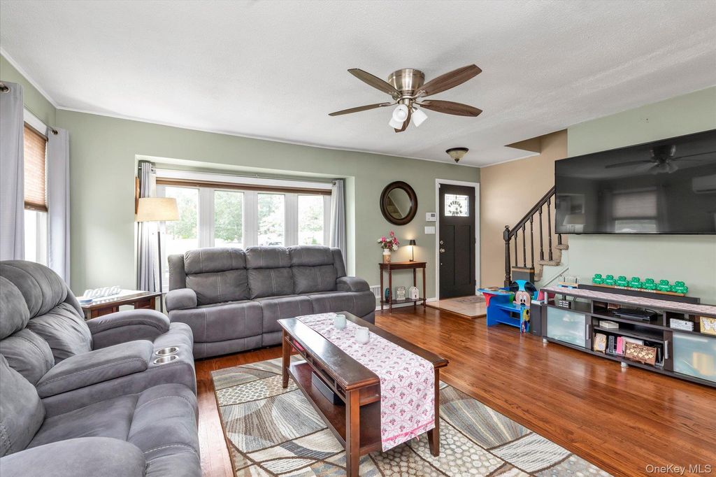 3917 Miller Place, Levittown, NY 11756 — photo 2