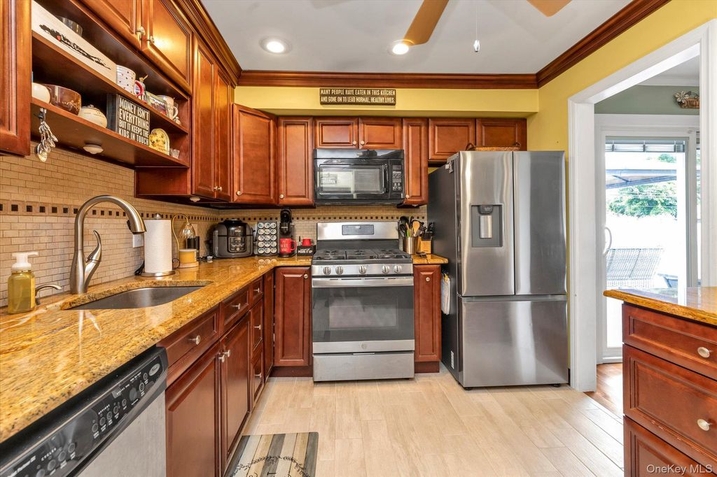 3917 Miller Place, Levittown, NY 11756 — photo 5