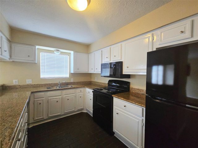 3424 Avenue P, Rosenberg, TX 77471