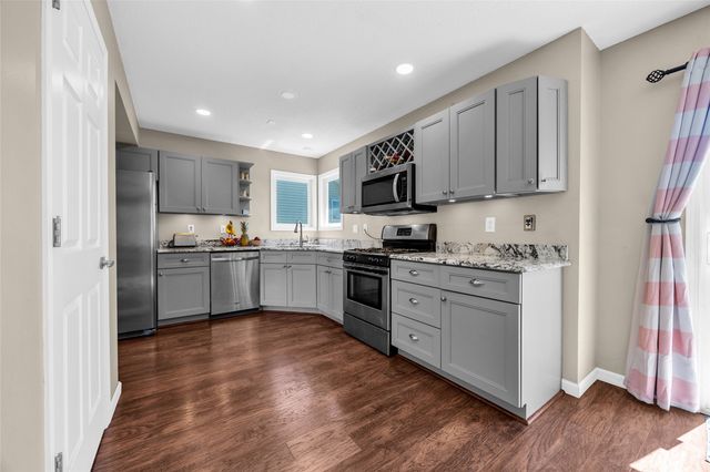 805 71st Street NE, Cedar Rapids, IA 52402