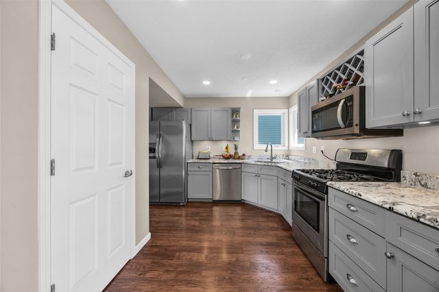 805 71st Street NE, Cedar Rapids, IA 52402